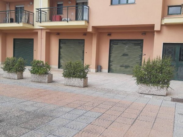 negozio in vendita a Carlentini