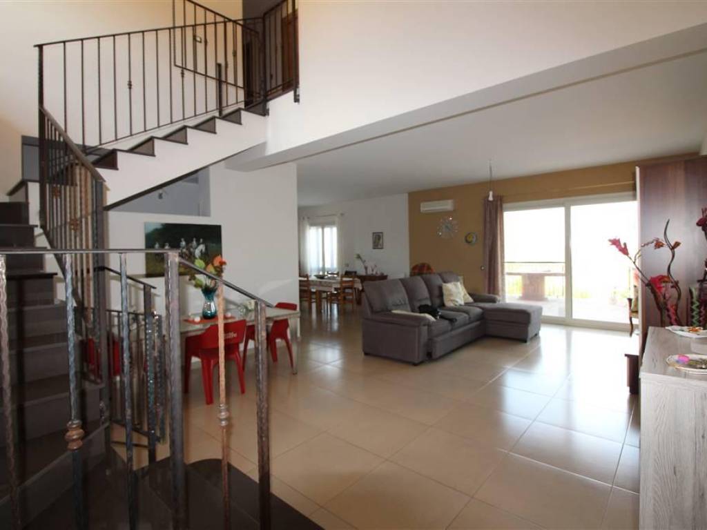 casa indipendente in vendita a Carlentini