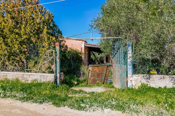 casa indipendente in vendita a Carlentini in zona Pedagaggi