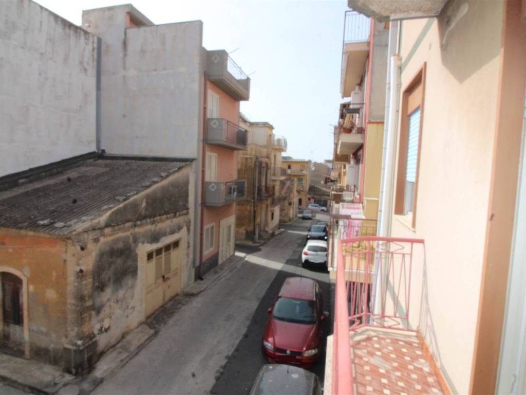 casa indipendente in vendita a Carlentini