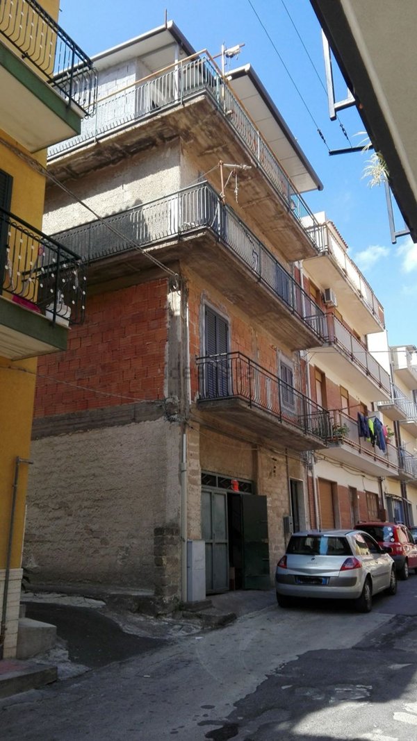 casa indipendente in vendita a Carlentini