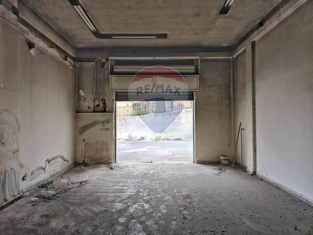 negozio in vendita a Carlentini