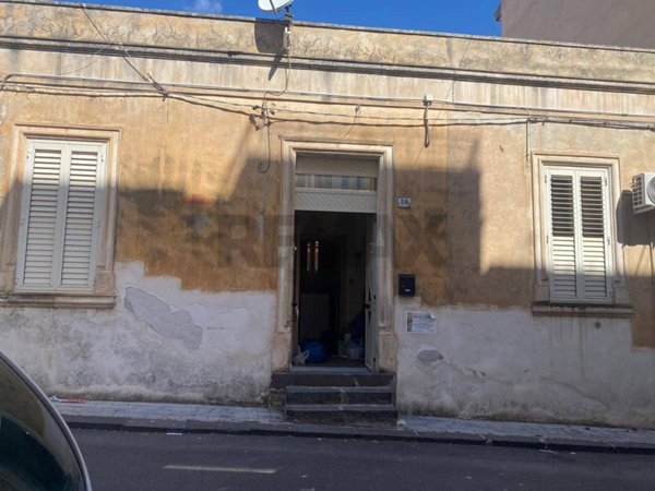 casa indipendente in vendita a Carlentini