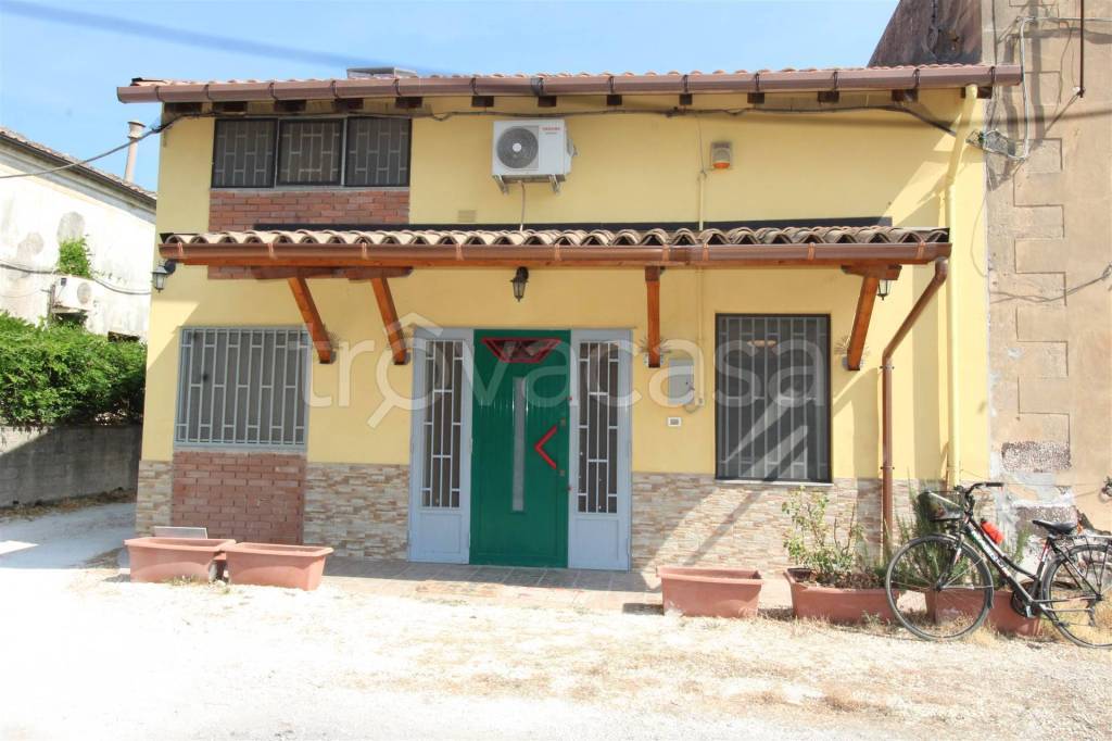 casa indipendente in vendita a Carlentini