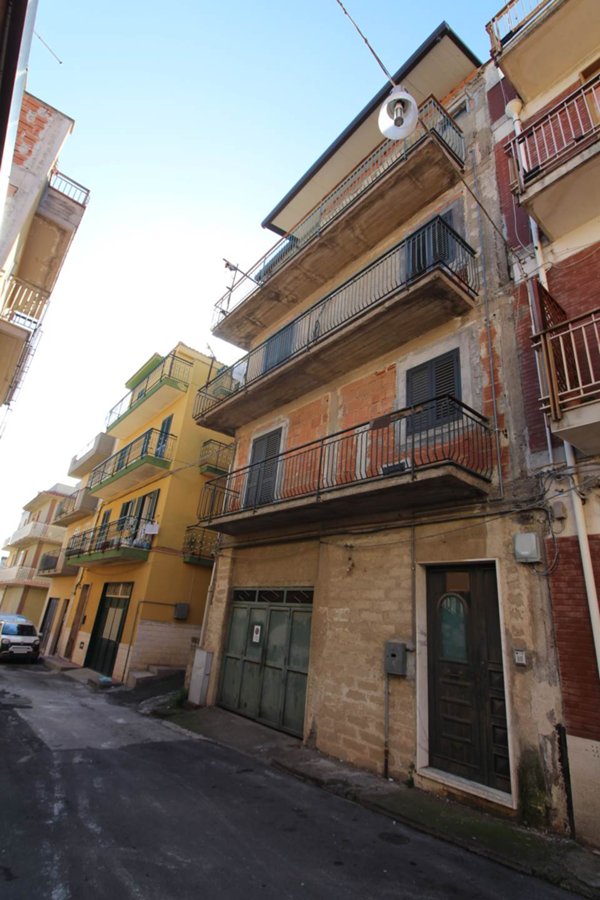 casa indipendente in vendita a Carlentini