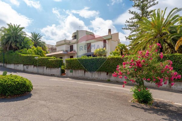 casa indipendente in vendita a Carlentini