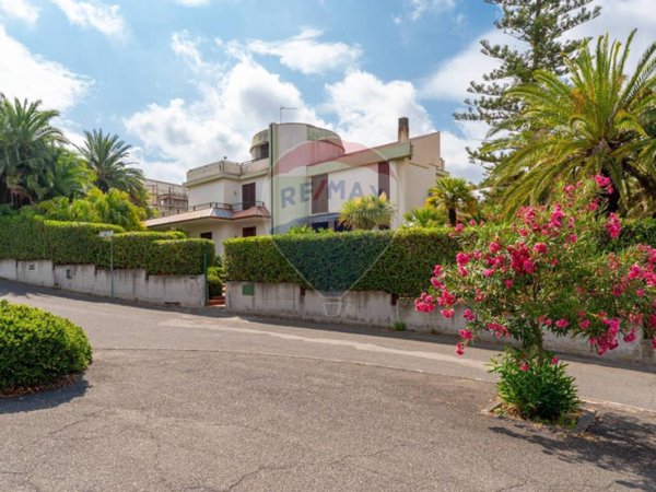 casa indipendente in vendita a Carlentini