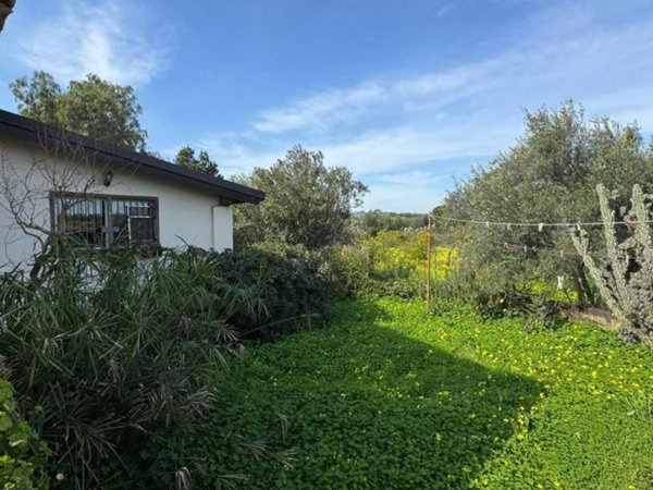 casa indipendente in vendita a Carlentini
