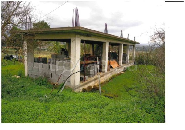 casa indipendente in vendita a Carlentini