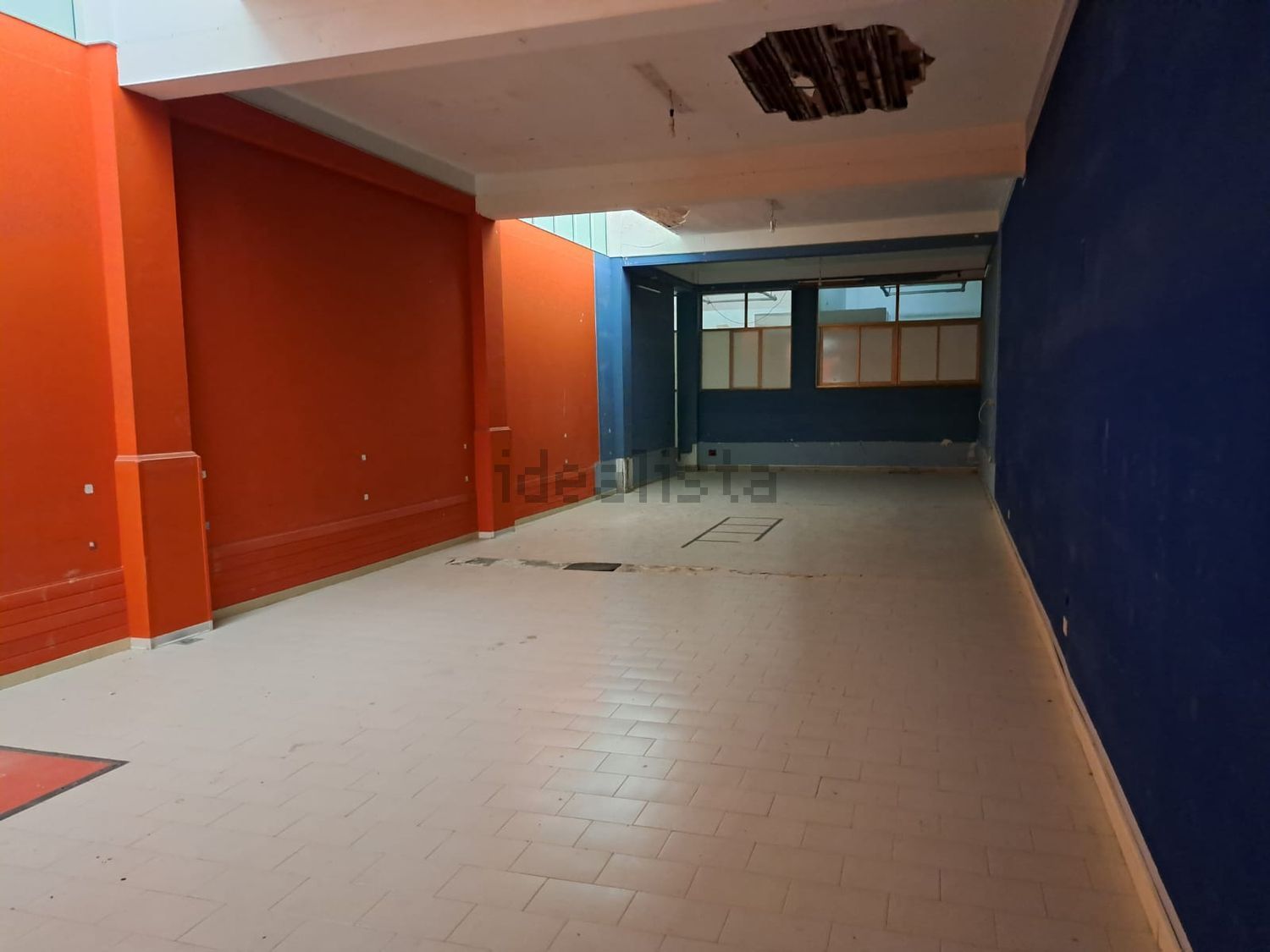 locale commerciale in vendita a Carlentini