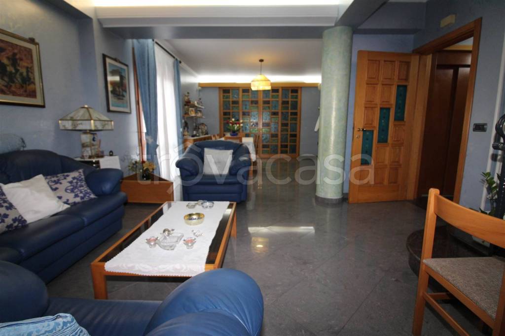 casa indipendente in vendita a Carlentini