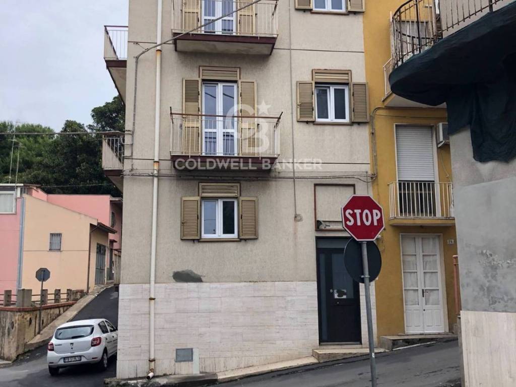 casa indipendente in vendita a Carlentini