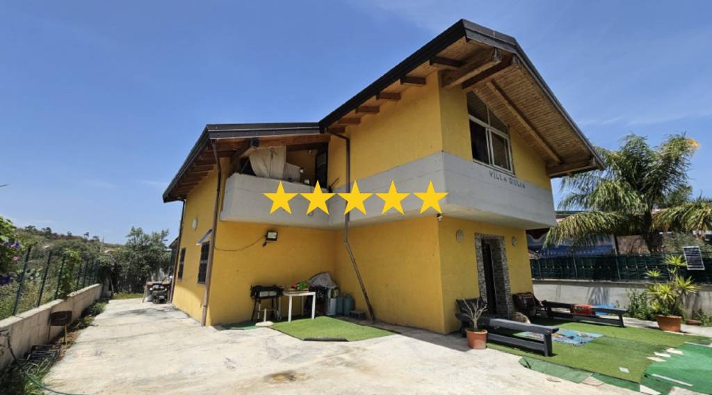 casa indipendente in vendita a Carlentini