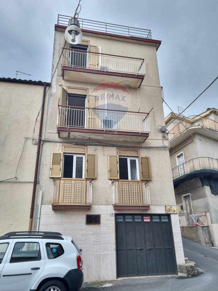 casa indipendente in vendita a Carlentini