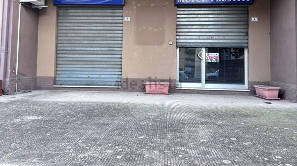 locale commerciale in vendita a Carlentini