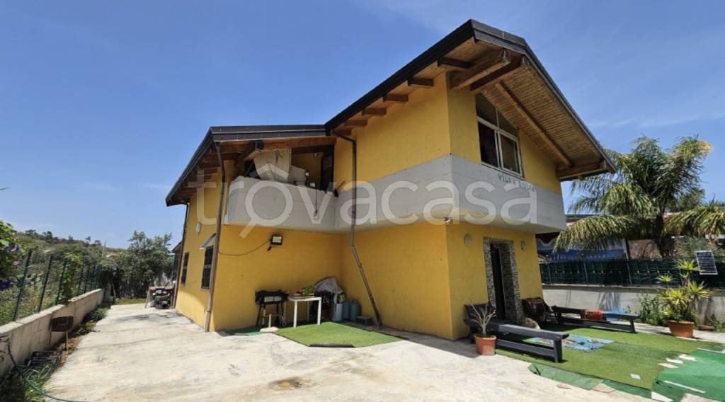 casa indipendente in vendita a Carlentini