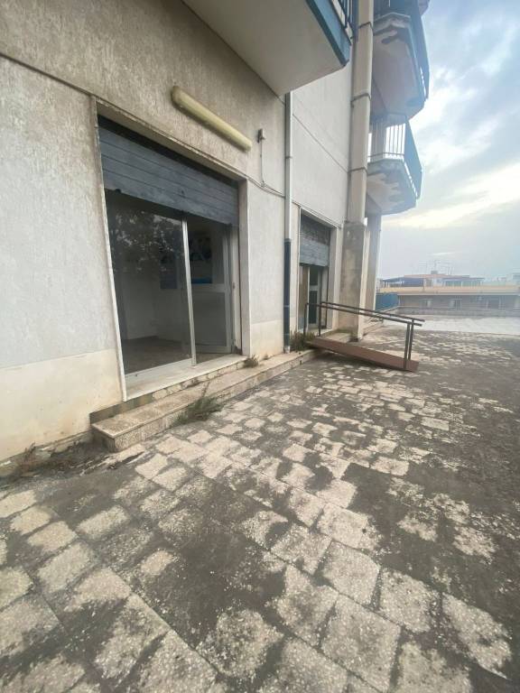 negozio in vendita a Carlentini