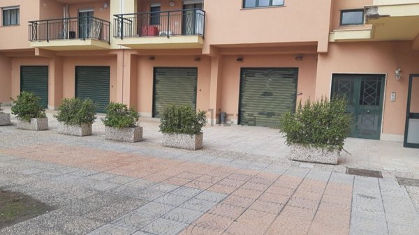 locale commerciale in vendita a Carlentini