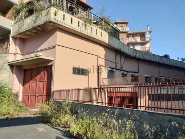 locale commerciale in vendita a Carlentini