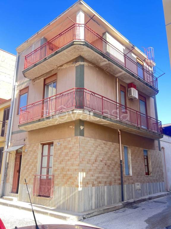 casa indipendente in vendita a Carlentini