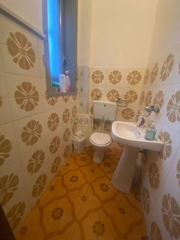 locale commerciale in vendita a Carlentini