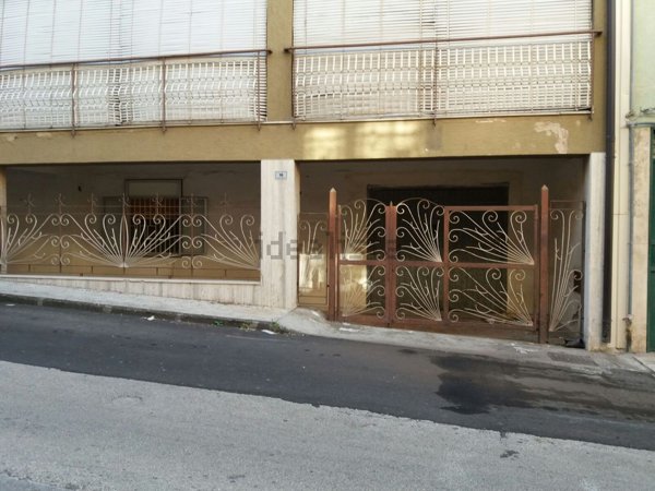 locale di sgombero in vendita a Carlentini