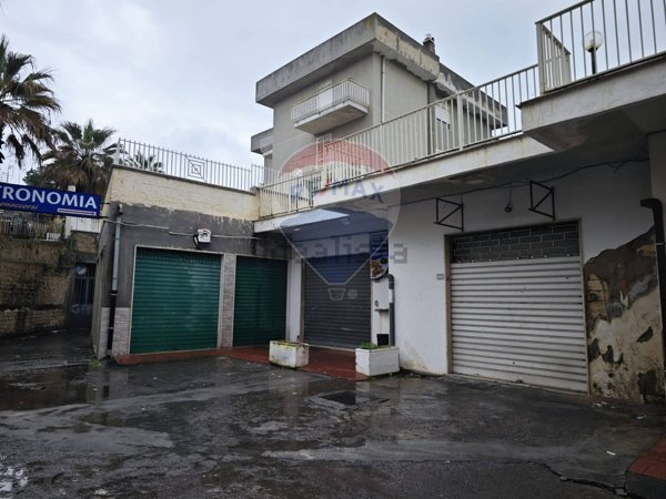 locale commerciale in vendita a Carlentini