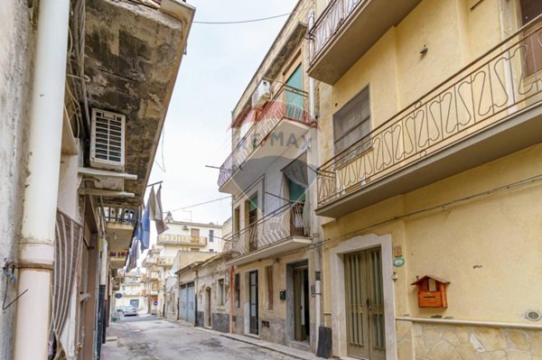 casa indipendente in vendita a Carlentini
