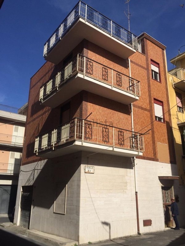casa indipendente in vendita a Carlentini