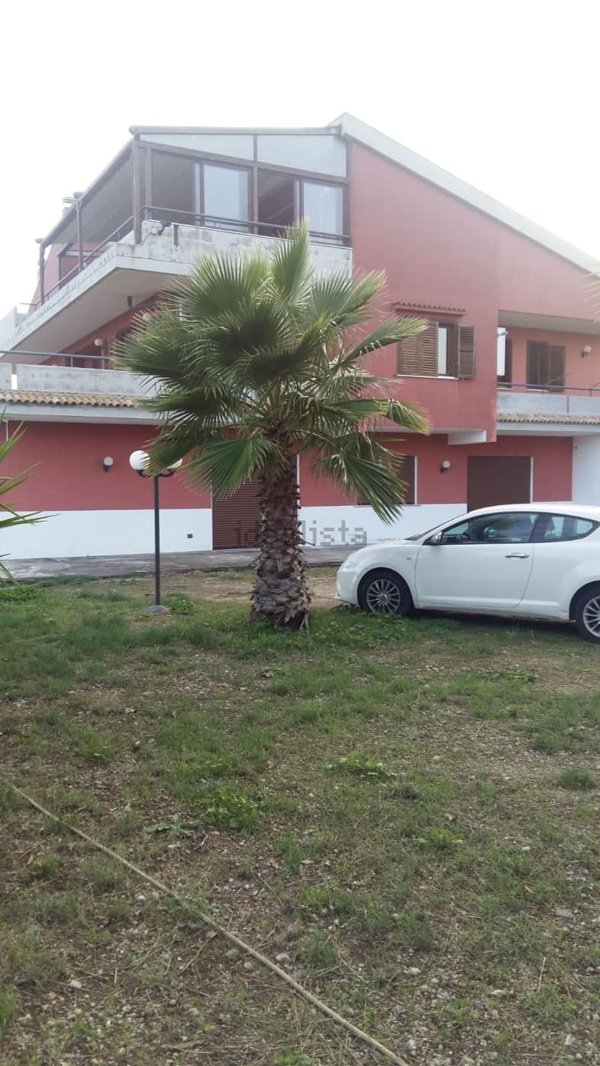 casa indipendente in vendita a Carlentini