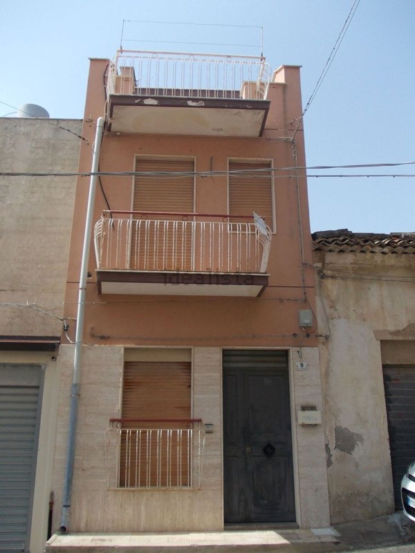 casa indipendente in vendita a Carlentini