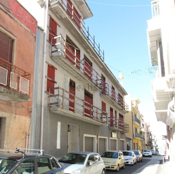 casa indipendente in vendita a Carlentini