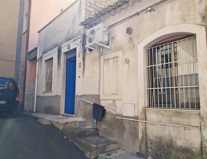 casa indipendente in vendita a Carlentini