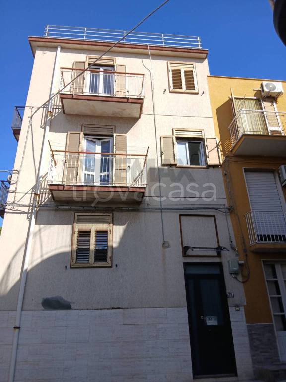 casa indipendente in vendita a Carlentini