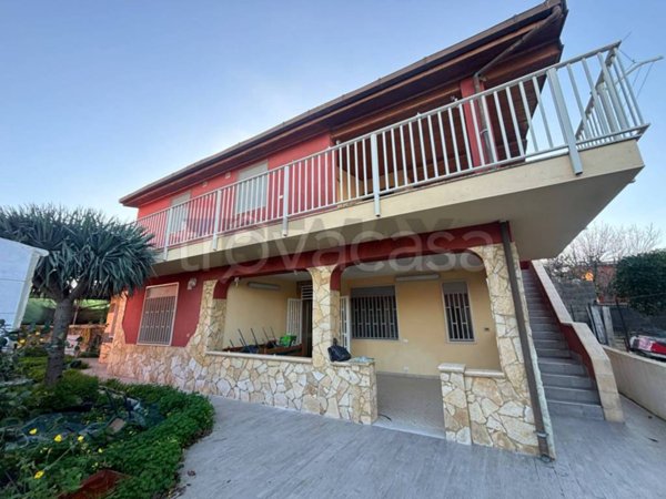 casa indipendente in vendita a Carlentini