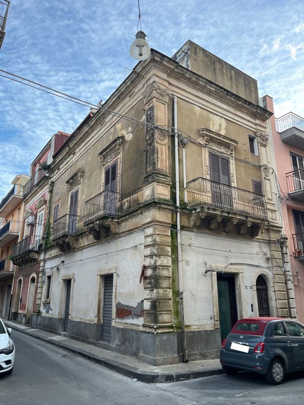 casa indipendente in vendita a Carlentini