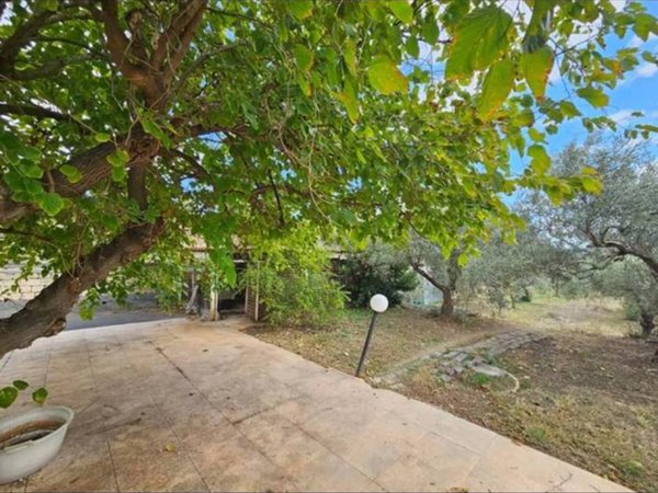 casa indipendente in vendita a Carlentini