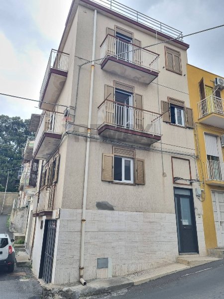 casa indipendente in vendita a Carlentini