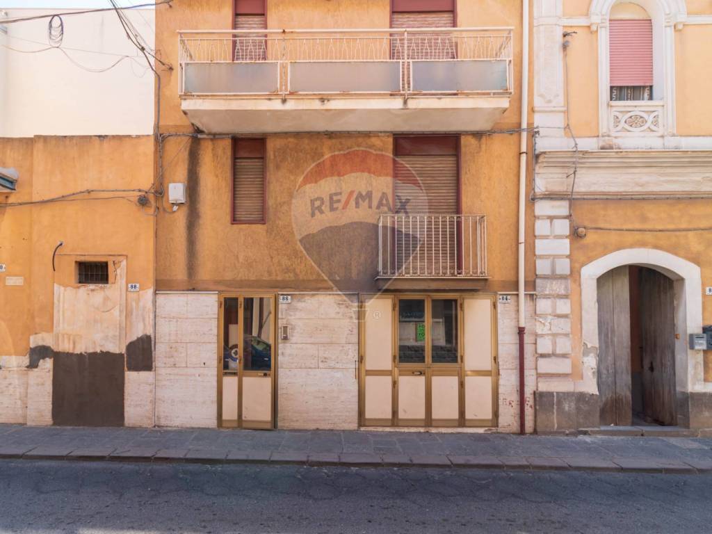 casa indipendente in vendita a Carlentini