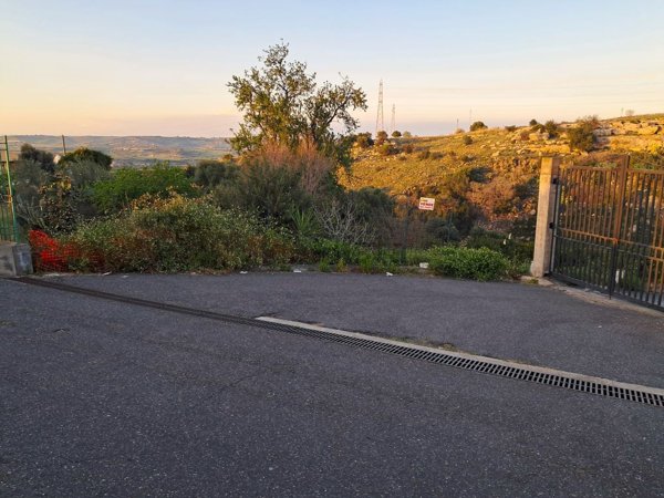 casa indipendente in vendita a Carlentini