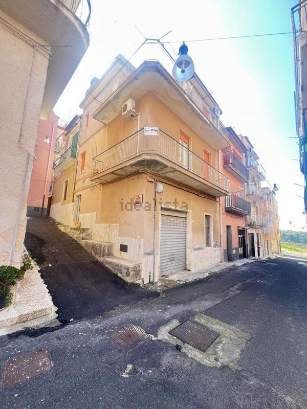 casa indipendente in vendita a Carlentini