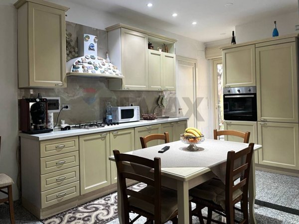 casa indipendente in vendita a Carlentini