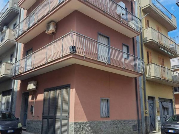 casa indipendente in vendita a Carlentini