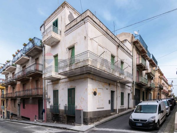 casa indipendente in vendita a Carlentini