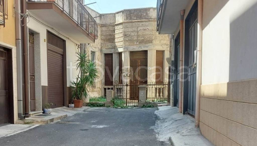 casa indipendente in vendita a Carlentini