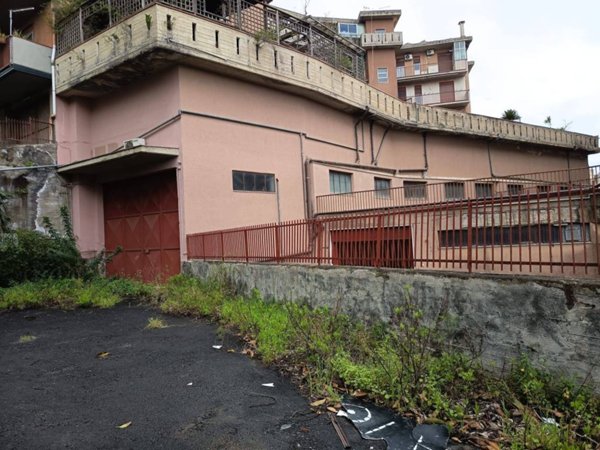 locale commerciale in vendita a Carlentini