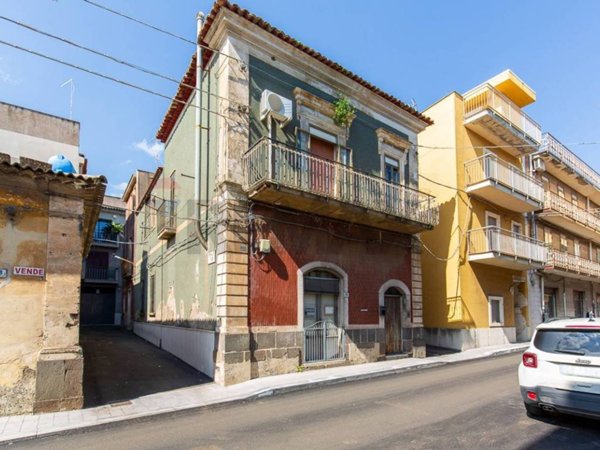 casa indipendente in vendita a Carlentini