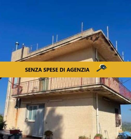 casa indipendente in vendita a Carlentini