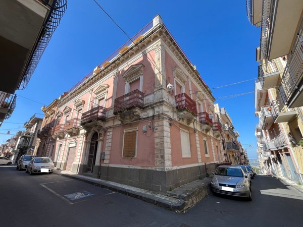 intera palazzina in vendita a Carlentini