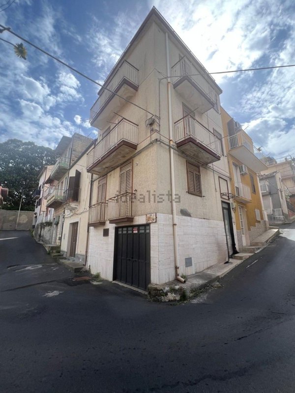 casa indipendente in vendita a Carlentini